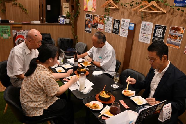 試食中（真面目にストイックに記録をつけております）